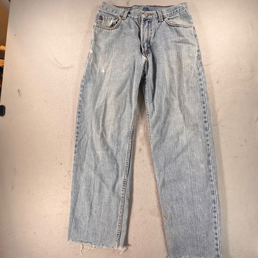 Levis 550 Relaxed Fit Light Wash Cut Off Raw Hem Jeans Mens 30x32 (Actual 30x27)